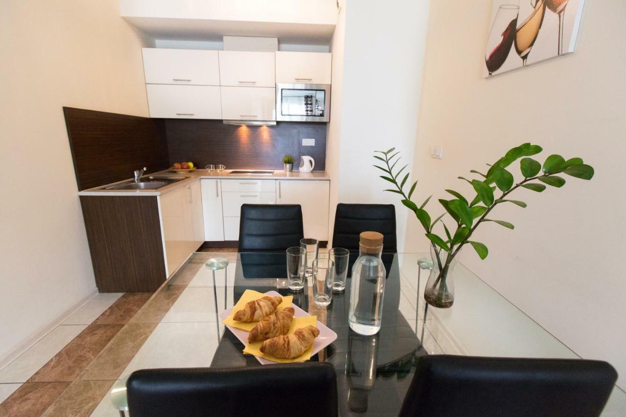 Pcd Aparthotel Ochota Варшава Экстерьер фото