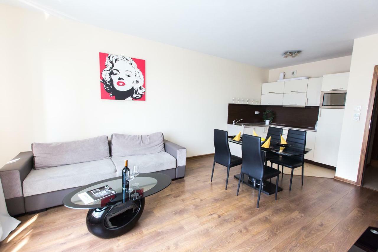 Pcd Aparthotel Ochota Варшава Экстерьер фото