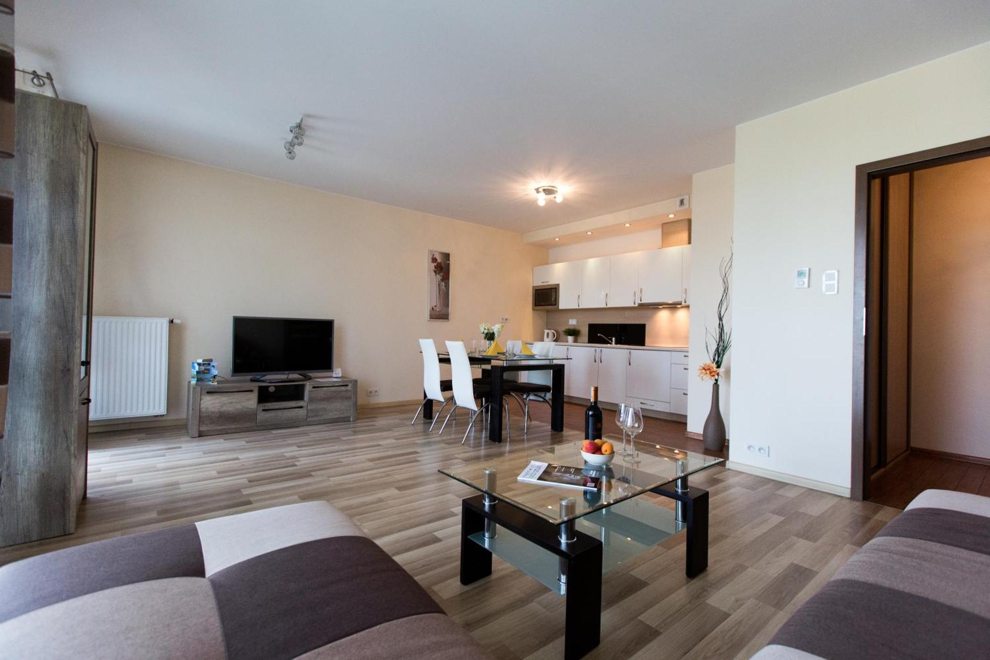 Pcd Aparthotel Ochota Варшава Экстерьер фото